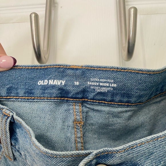 NWT old navy jeans - Picture 3 of 3
